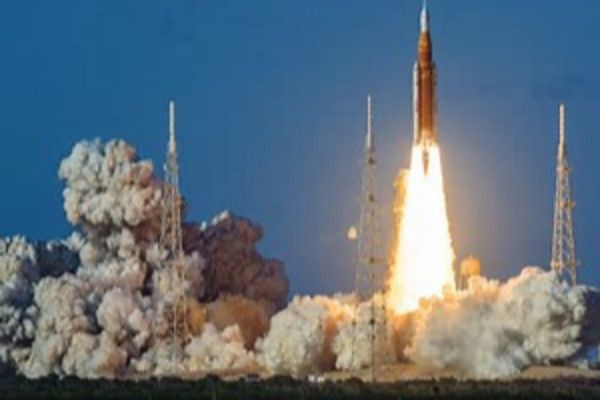 iPhone-கள், Nikon கமெராக்களுடன் நிலவுக்கு செல்லும் NASA-வின் Artemis II