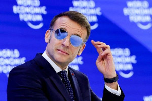 மக்ரோனின் அவியேட்டர் கண்ணாடிகள்: பிரெஞ்சு பிராண்டுக்கு திடீர் வெற்றி!!