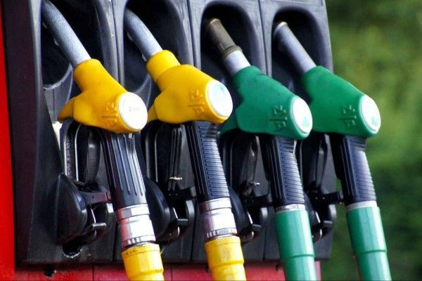 குறுகிய காலத்திற்கு எரிவாயு அல்லது பெட்ரோல் பற்றாக்குறை ஏற்படும் எந்த ஆபத்தும் இல்லை என்று பொருளாதார அமைச்சர் உறுதி!!