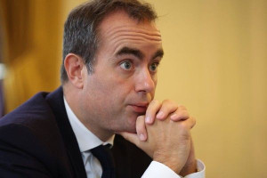 தேசிய பாதுகாப்பை வலுப்படுத்தும் பிரான்ஸ் - பாதுகாப்புத் துறையில் பெரும் முதலீடு!!