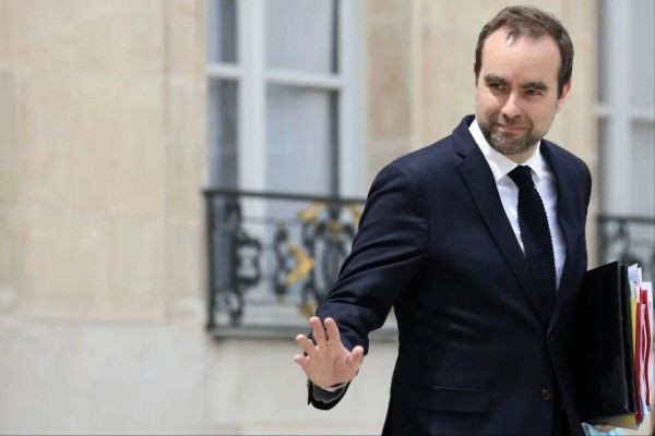 நோய்விடுப்புகள் “எதுவாக இருந்தாலும்” கட்டுப்படுத்த வேண்டும் என அரசு முயற்சி!!