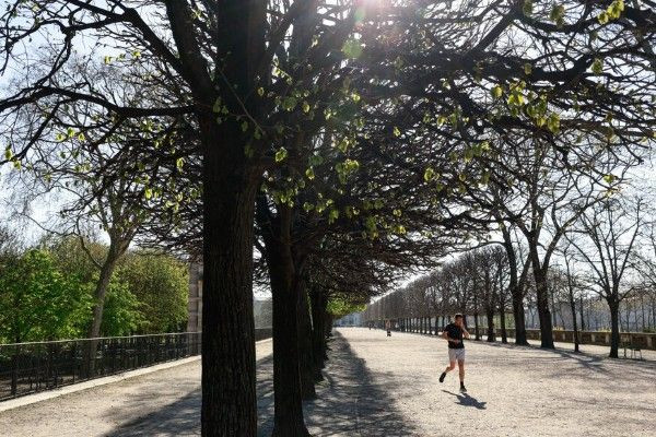 ஈஸ்டர் திங்கட்கிழமையில் கோடை போன்ற வெப்பம்!!