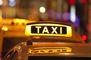 எரிபொருள் விலையேற்றத்தால் திணறும் டக்சி சாரதிகள்: அரசுடன் இன்று முக்கிய பேச்சுவார்த்தை!!