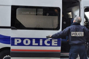 பரிஸ் புறநகரில் பெண்ணுக்கு நேர்ந்த துயரம்! -  மடக்கிப்பிடிக்கப்பட்ட கணவன்!!