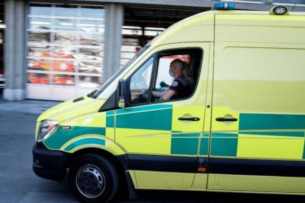 வெளிநாடொன்றில் சாகசம்! - மூன்று பிரெஞ்சு நபர்கள் மருத்துவமனையில்!!