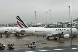 மத்திய கிழக்கில் இருந்து ஏற்றிவரப்பட்ட ஏராளமான பிரெஞ்சு மக்கள்!!