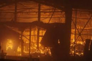 கிரீஸில் பிஸ்கட் தொழிற்சாலையில் தீ விபத்து -  03 பேர்  பலி