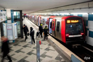 ஜெர்மனியில் வேகமாக வந்த ரயில்... புலம்பெயர்ந்தோர் செய்த பயங்கர செயல்