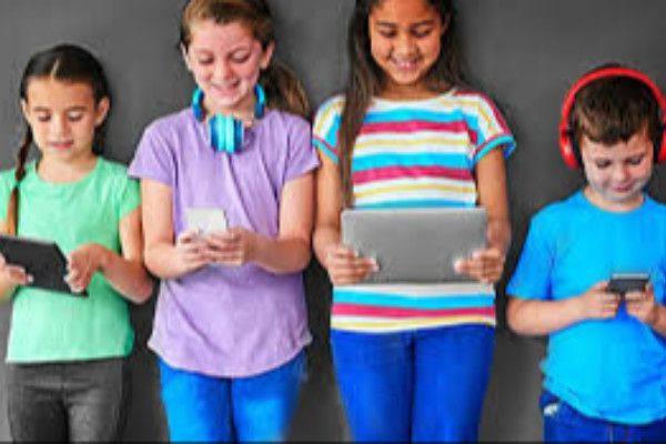  ஸ்பெயினிலும் சிறுவர்களுக்கு சமூக வலைத்தள தடை