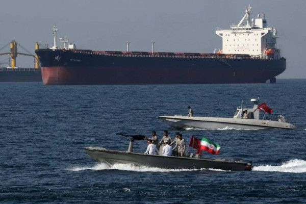  ஈரானின் கடல்பகுதியில் சிறைப்பிடிக்கப்பட்ட கப்பல்கள்-  வெளிவரும் அதிர்ச்சி தகவல்