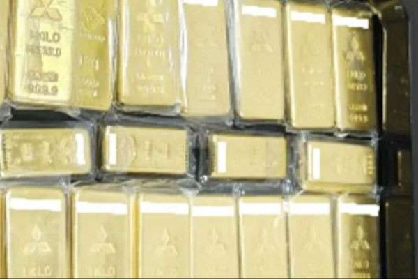 ஜப்பானில் தண்ணீர் குழாயை சரி செய்ய 31 கிலோ தங்கத்தை தானம் வழங்கிய மர்ம நபர்