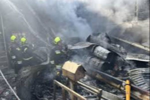 ஈரானில் சந்தைக்குள் இராணுவ ஹெலிக்கொப்டர் விபத்து