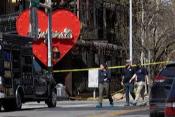 டெக்சாஸ் மதுபான விடுதிக்கு வெளியே துப்பாகிச்சூடு - இருவர் பலி