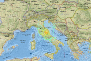  இத்தாலியில் 6.1 மெக்னிடியூட் அளவிலான நிலநடுக்கம்