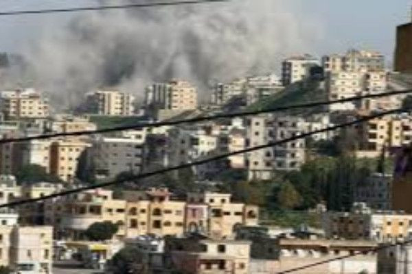  தெற்கு லெபனானின்  சிடோன் நகரின் மீது  இஸ்ரேல் வான் தாக்குதல்