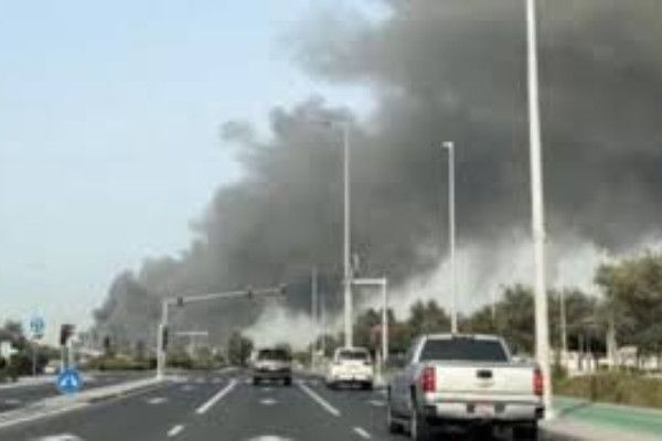 அபுதாபியில் ஈரான் ஏவுகணை இடைமறித்து  அழிக்கப்பட்டதில் இருவர் உயிரிழப்பு 