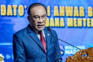 மலேசியாவில் அரசு ஊழியர்களுக்கு வீட்டில் இருந்து வேலை செய்யுமாறு அறிவிப்பு