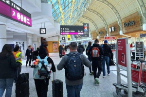 21 நாள் தனிமைப்படுத்தலை அமுல்படுத்த உள்ள கனடா