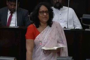 பதவி விலகத் தயார் என அறிவித்த இலங்கை பிரதமர்