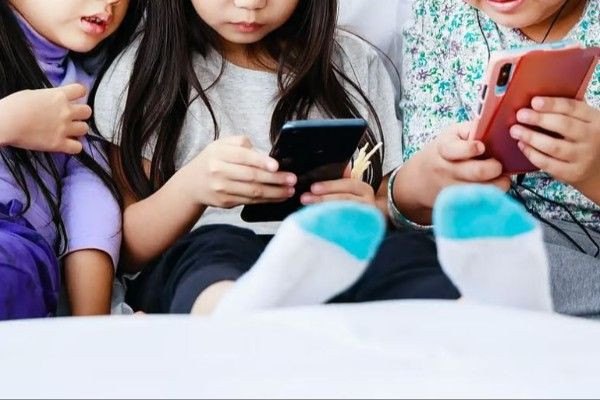 இலங்கையில் சிறுவர்களுக்கான சமூக ஊடகப் பயன்பாட்டில் தடை விதிக்க திட்டம்