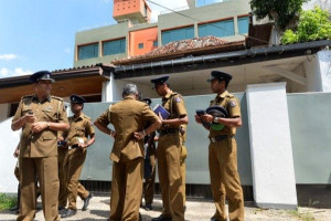 இலங்கையில் ஒரே நாளில் 36,000 பேர் சோதனை - 500-க்கும் மேற்பட்டோர் கைது