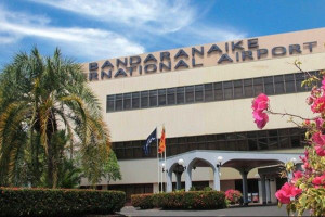 9 வெளிநாட்டவர்கள் கட்டுநாயக்க விமான நிலையத்தில் கைது !