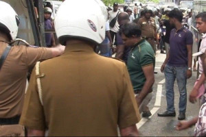 கண்டி - யாழ்ப்பாணம் வீதியில் விபத்து - 17 பாடசாலை மாணவர்கள் காயம்