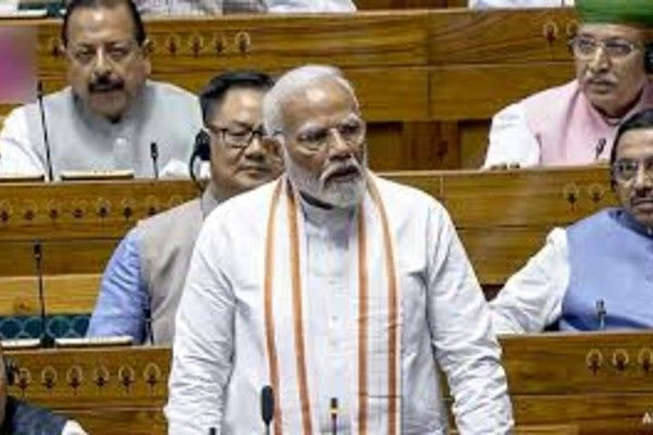 எனக்கு சவக்குழி தோண்ட முயற்சி: எதிர்க்கட்சிகள் மீது பிரதமர் மோடி