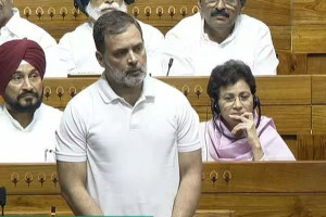 பார்லியில் உரையாற்ற சுதந்திரம் வேண்டும்: கேட்கிறார் ராகுல்