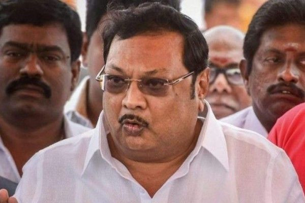 அ.தி.மு.க.,வுக்கு தாவும் அழகிரி ஆதரவாளர்கள்!