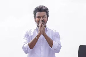 உங்களுக்கு ஸ்டாலின் வேண்டுமா? விஜய் வேண்டுமா? கேட்கிறார் விஜய்