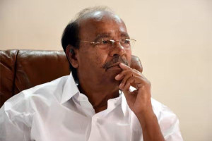 மகனுக்கு போட்டி: ராஜ்ய சபா தேர்தலில் உதவியாளரை வேட்பு மனு தாக்கல் செய்ய வைத்தார் ராமதாஸ்