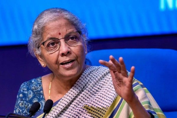 ஸ்டாலின் புகாரில்  அரசியல் உள்நோக்கம்:  நிர்மலா சீதாராமன் குற்றச்சாட்டு