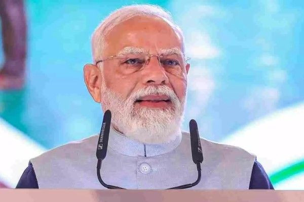 மக்கள் தான் என் குடும்பம்; மேற்கு வங்க  பிரசாரத்தில் மோடி உருக்கம்