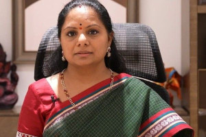 ஜெயலலிதா வழியை பின்பற்றும் கவிதா; தெலுங்கானா மக்களின் அம்மா என அறிவிப்பு