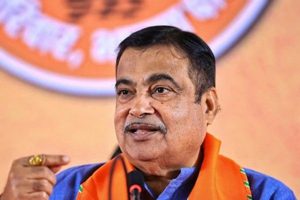 பெட்ரோல், டீசல் வாகனங்களுக்கு எதிர்காலம் இல்லை: நிதின் கட்கரி