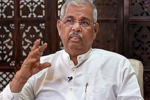 குதிரை பேர புகாரால்! தமிழகத்தில் 3 ஆண்டு கால ஜனாதிபதி ஆட்சியா? பரபரப்பு தகவல்
