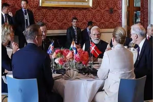 நார்டிக் கூட்டமைப்பு மாநாடு; ஐந்து நாட்டு பிரதமர்களுடன் மோடி பேச்சு