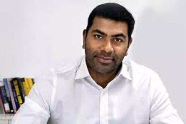 அதிமுக தொண்டர்கள் தவெகவை ஒரு புதிய அதிமுகவாக பார்க்கின்றனர்; அமைச்சர் ஆதவ்