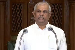 உரையின் தொடக்கம், இறுதி என 2 முறை தேசிய கீதம் பாடியது சரித்திர நிகழ்வு: கவர்னர்