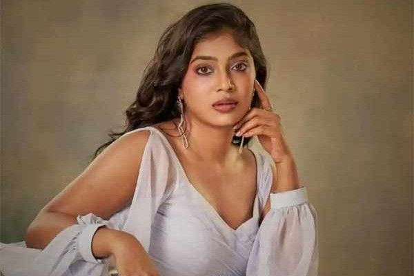 விஜய் சேதுபதி தயாரிப்பில் நடிக்கும் வி.ஜே. பார்வதி.?