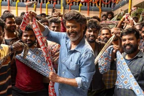 கூலி படத்தின் குறைகளை பேசிய சூப்பர் ஸ்டார் மகள்.!