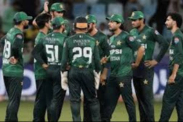  பாகிஸ்தான் கிரிக்கெட் வீரர்களுக்கு தலா ரூ.50 லட்சம் அபராதம்! என்ன காரணம்?