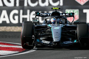 பார்முலா 1 கார் பந்தயத்தில் 19 வயதில் முதலிடம் பிடித்த இத்தாலி வீரர்