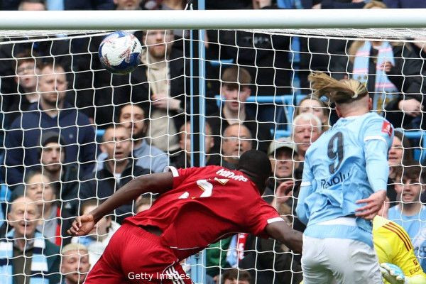 காலியிறுதியில் ஹாட்ரிக் கோல் அடித்த நட்சத்திர வீரர்! மான்செஸ்டர் மிரட்டல்…