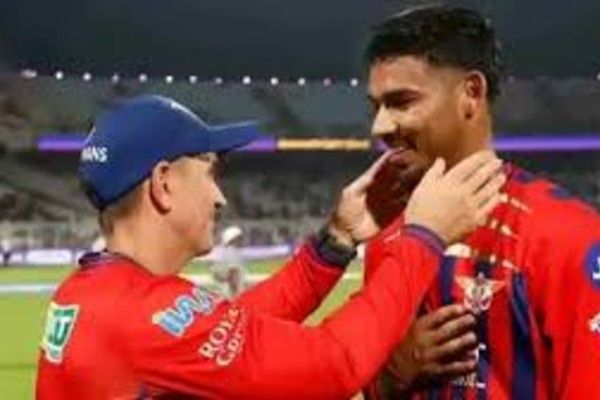 மகனை கிரிக்கெட் வீரராக்க சிறை சென்ற தந்தை - முகுல் சௌத்ரியின் பின்னணி