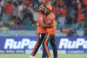 அபிஷேக் ஷர்மா சிக்ஸர் மழையில் சதம்! சன்ரைசர்ஸ் அபார வெற்றி