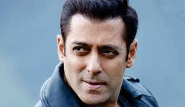  சல்மான் கானை இயக்குகிறாரா ஏ.ஆர். முருகதாஸ்? 