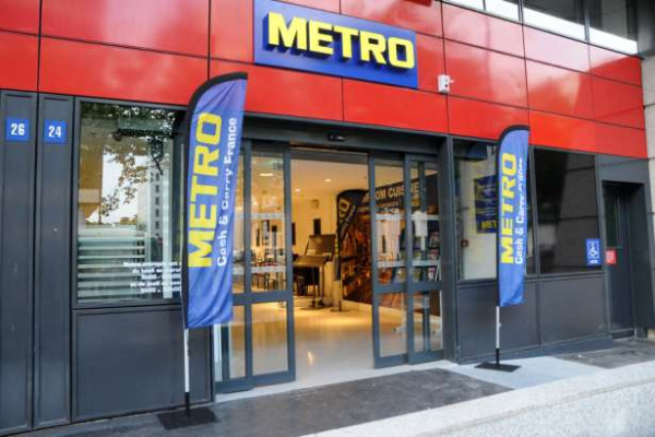 உணவக பயன்பாட்டிற்காக "மெட்ரோ" மொத்த விற்பனை நிலையத்தில் ஒரு லட்சம் பெறுமதியான பொருட்கள் திருட்டு!