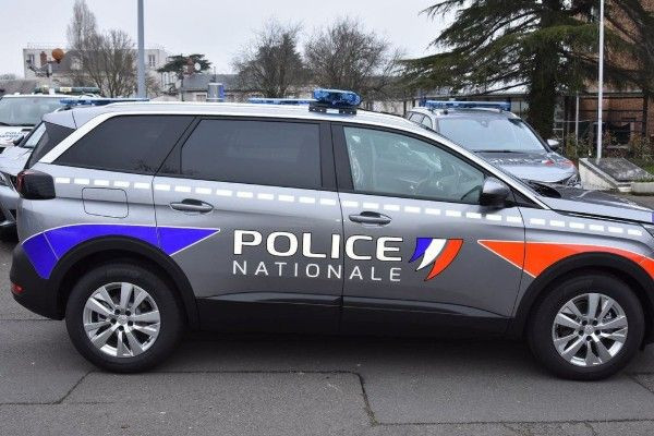 பரிஸில் தூக்க மயக்கத்தில் VTC ஓட்டுநர்  மோதி இளைஞர் உயிரிழப்பு!!